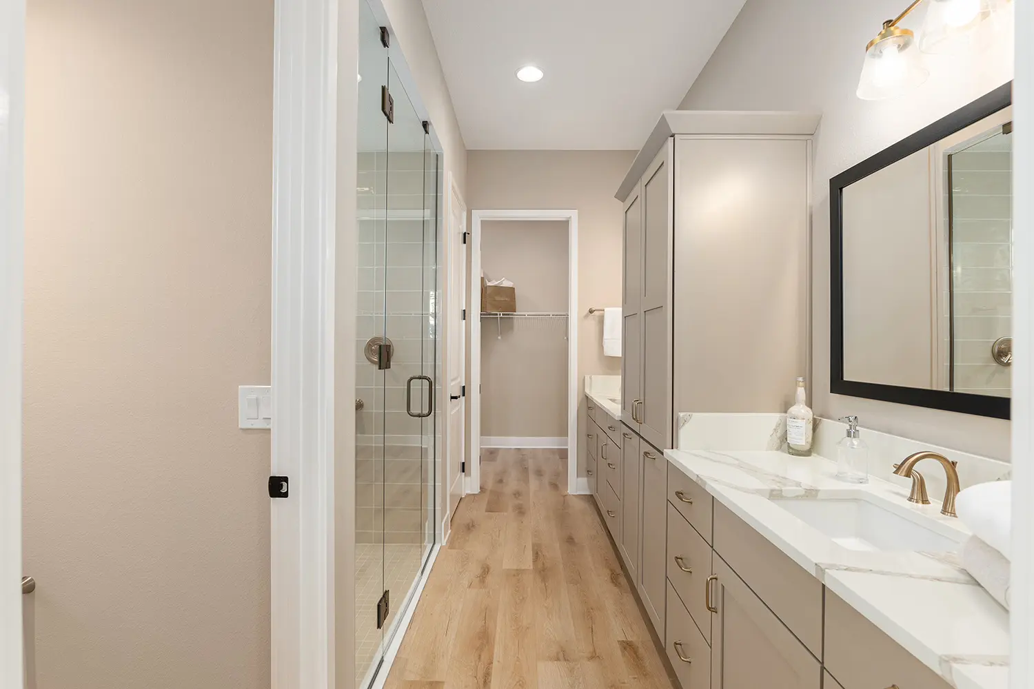 premier-niagara-street-of-dreams-bathroom-1