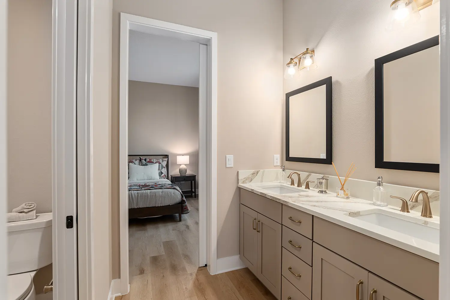 premier-niagara-street-of-dreams-bathroom-3