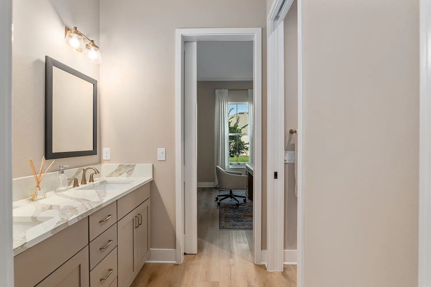 premier-niagara-street-of-dreams-bathroom-7