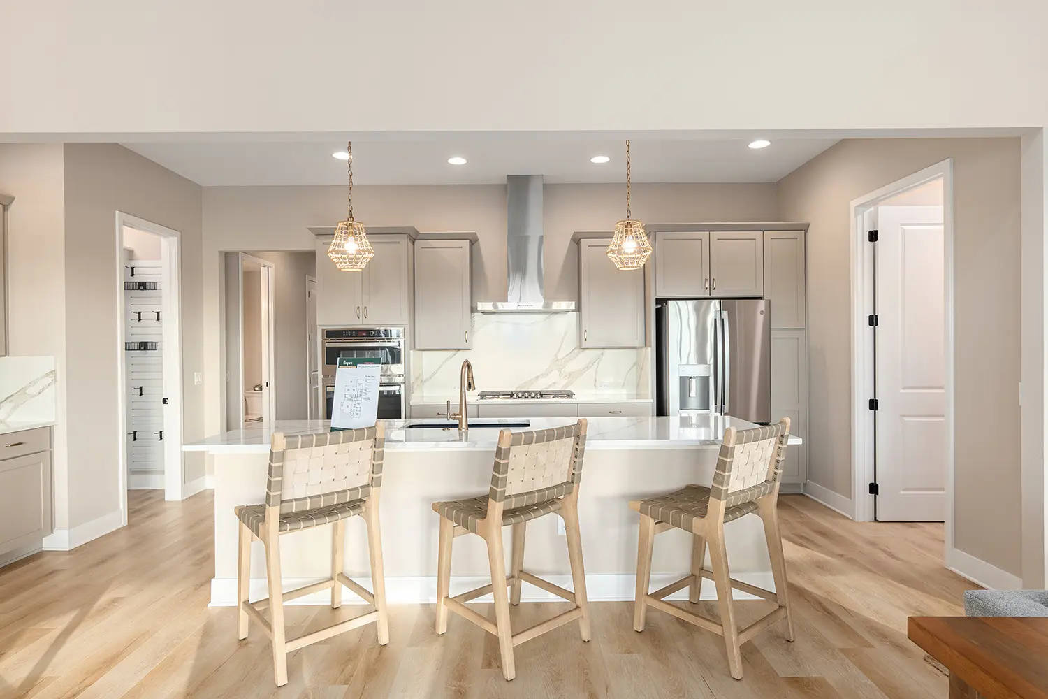 premier-niagara-street-of-dreams-kitchen-3