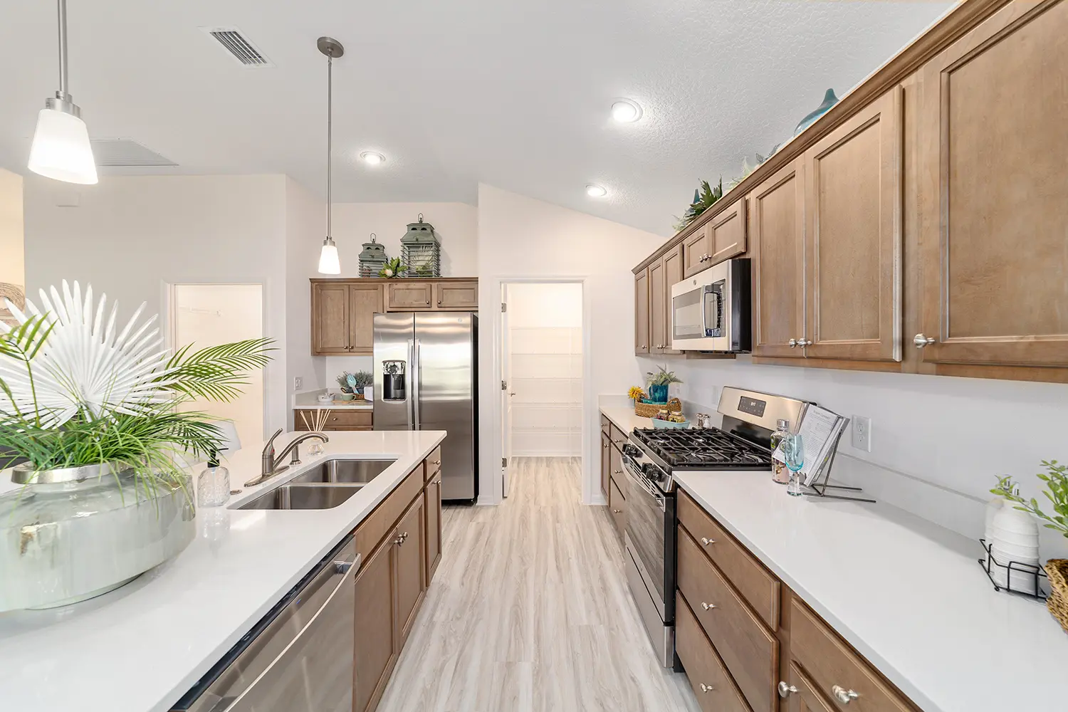 designer-tall-pine-street-of-dreams-kitchen