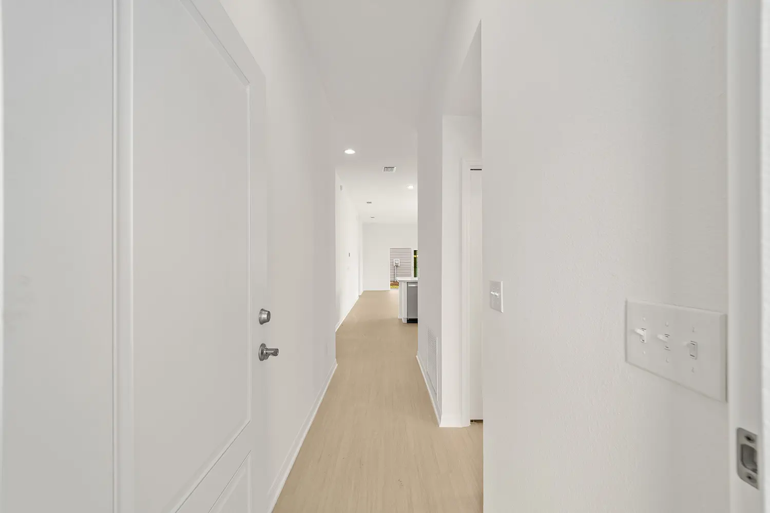 patio-villa-garnet-entry-hallway