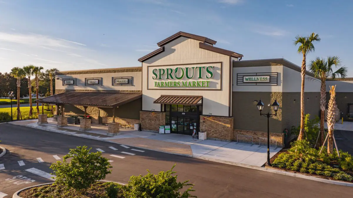 shop-dine-laurel-manor-sprouts