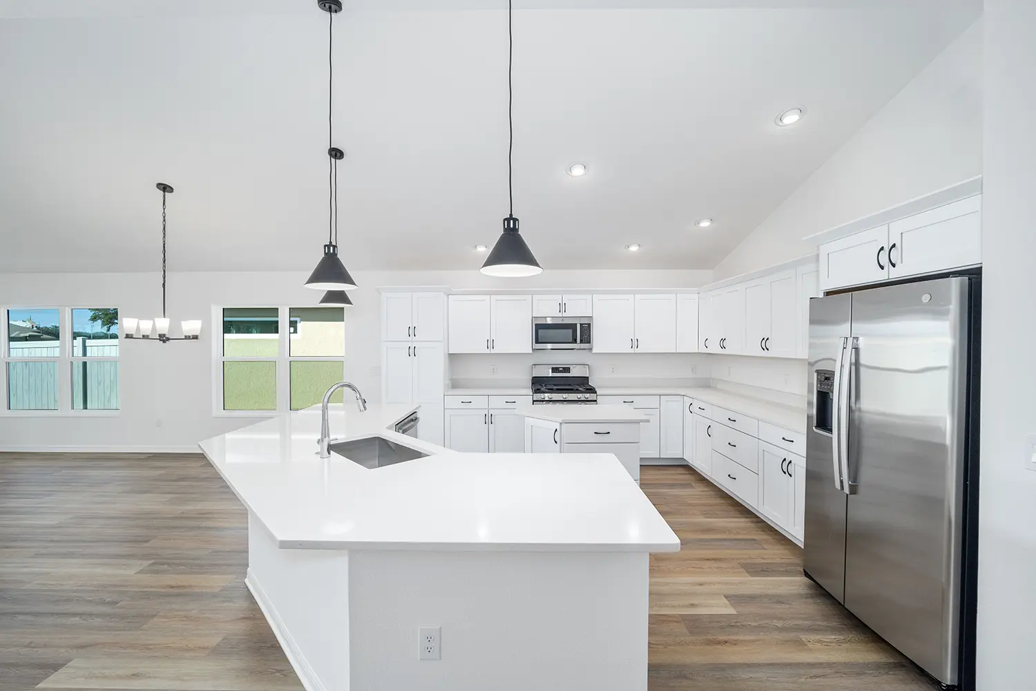 courtyard-villa-winslow-c-kitchen-counter-13